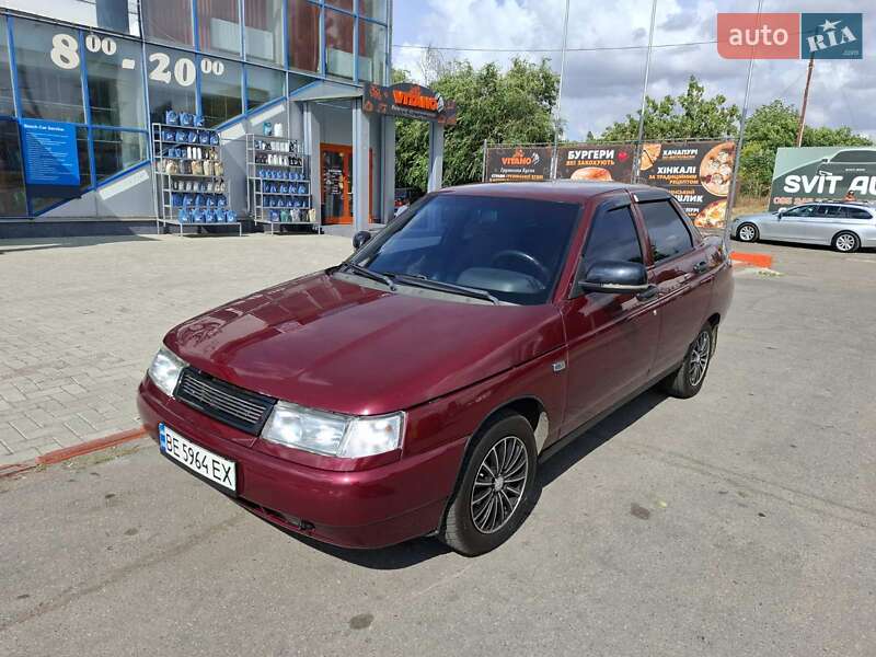 Седан ВАЗ 2110 2004 в 