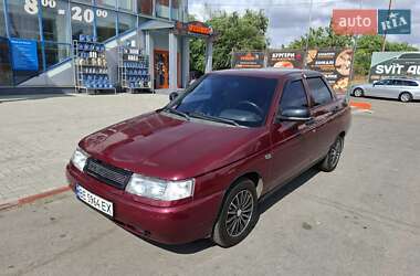Седан ВАЗ 2110 2004 в 