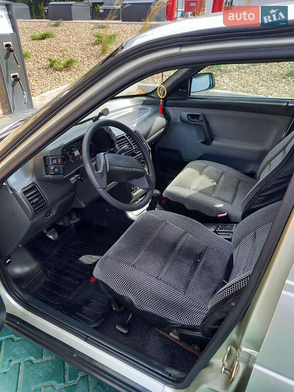 Седан ВАЗ / Lada 2110 2006 в Черновцах фото 12 Седан ВАЗ / Lada 2110 2006 в Черновцах