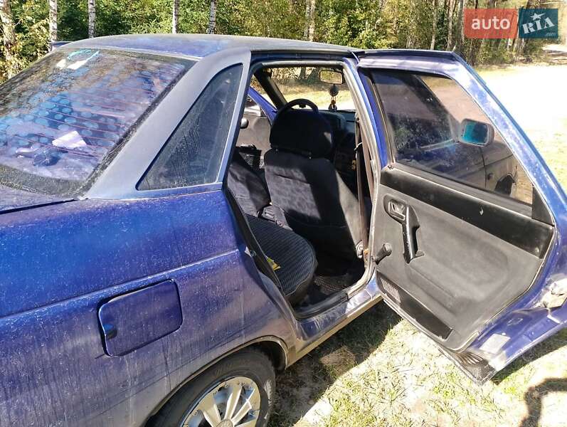 Седан ВАЗ / Lada 2110 2000 в Коростене