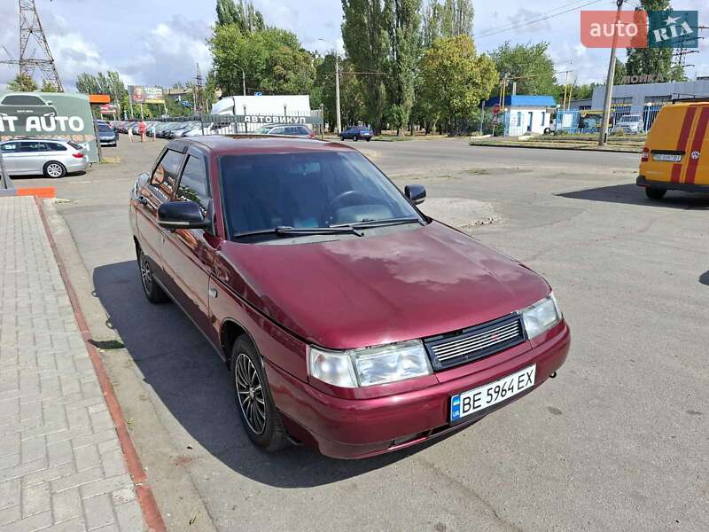 Седан ВАЗ / Lada 2110 2004 в Николаеве