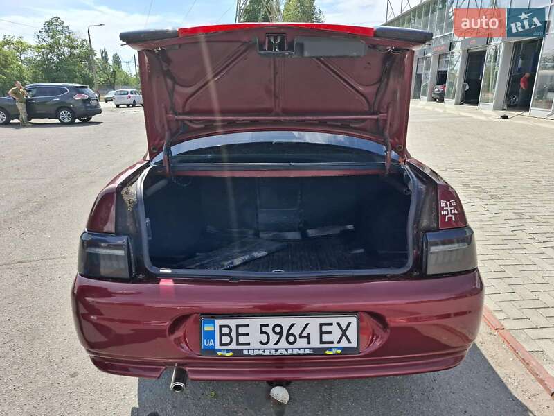 Седан ВАЗ / Lada 2110 2004 в Николаеве