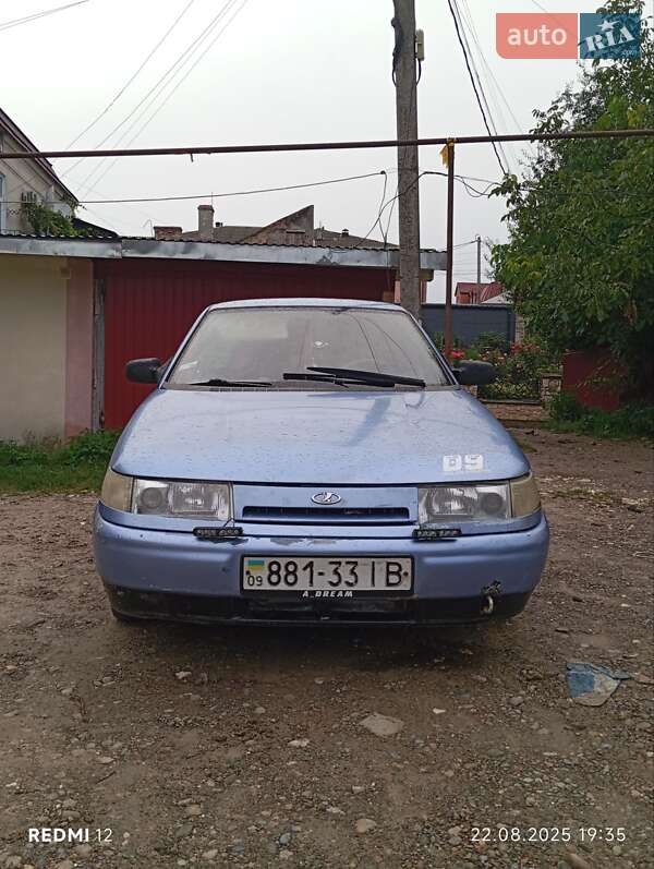 Седан ВАЗ 2110 2001 в 