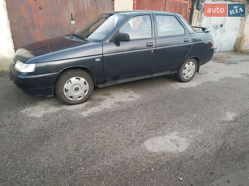 Седан ВАЗ / Lada 2110 2004 в Киеве