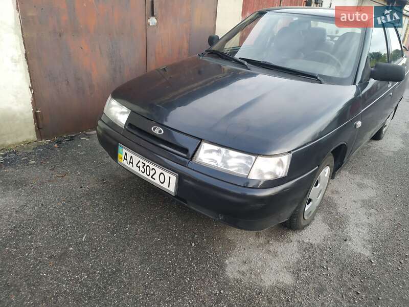 Седан ВАЗ / Lada 2110 2004 в Киеве