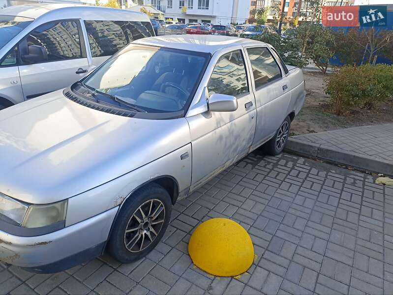 Седан ВАЗ 2110 2002 в  фото Седан ВАЗ 2110 2002 в