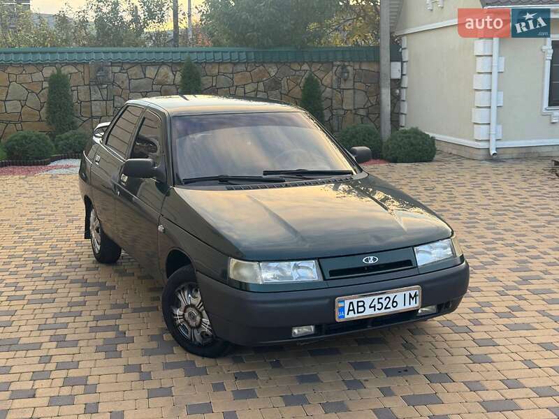 Седан ВАЗ 2110 2002 в 