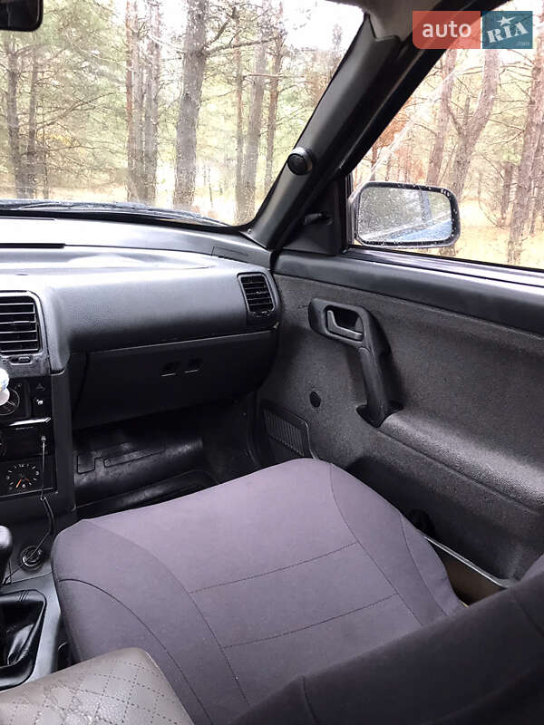 Седан ВАЗ / Lada 2110 2000 в Славутиче фото 7 Седан ВАЗ / Lada 2110 2000 в Славутиче