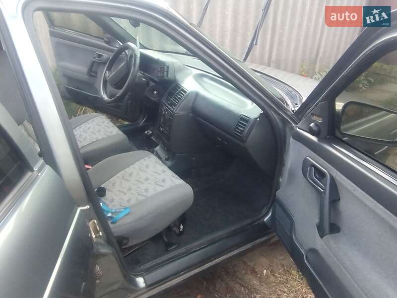 Седан ВАЗ / Lada 2110 2006 в Ромнах фото 6 Седан ВАЗ / Lada 2110 2006 в Ромнах