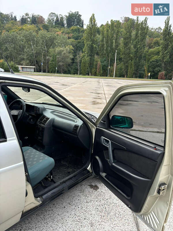 Седан ВАЗ / Lada 2110 2005 в Черкасах