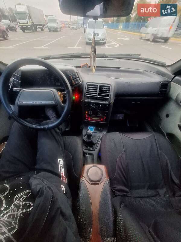 Седан ВАЗ / Lada 2110 2001 в Киеве