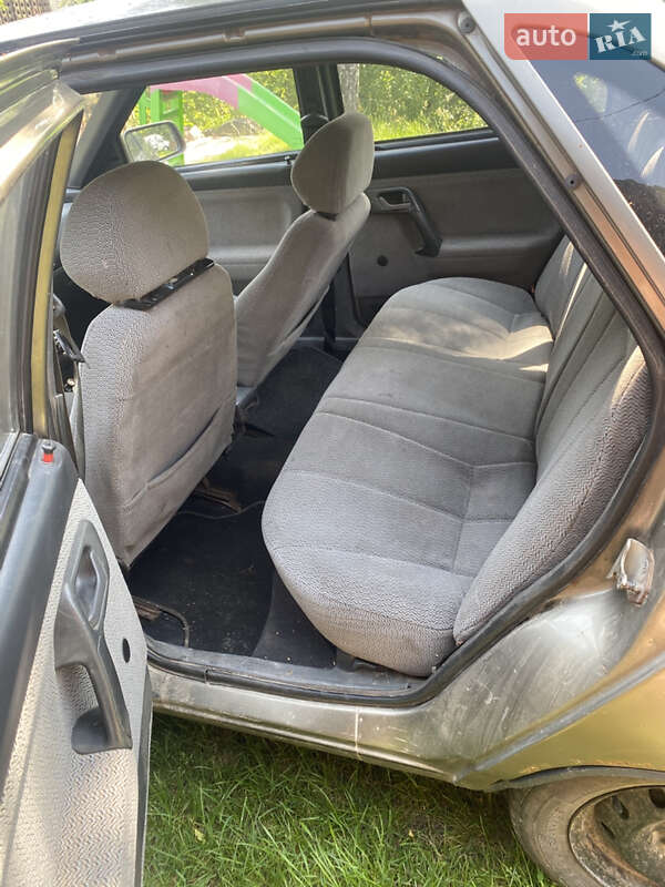 Седан ВАЗ / Lada 2110 2000 в Рівному