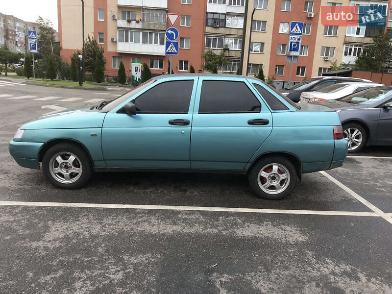 Седан ВАЗ / Lada 2110 2000 в Олександрії