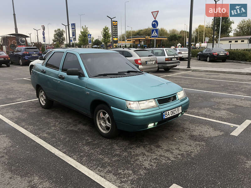 Седан ВАЗ / Lada 2110 2000 в Олександрії