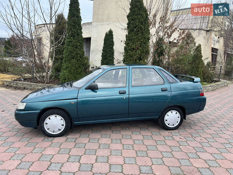 Седан ВАЗ / Lada 2110 2001 в Могилів-Подільському
