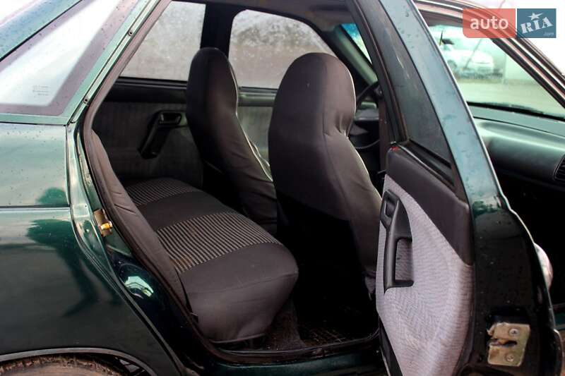 Седан ВАЗ / Lada 2110 2003 в Кременце фото 10 Седан ВАЗ / Lada 2110 2003 в Кременце