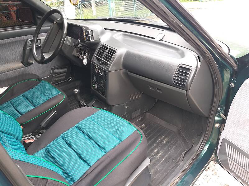 Универсал ВАЗ / Lada 2111 2002 в Монастыриске