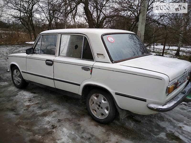 Седан ВАЗ / Lada 2111 1984 в Нововолынске