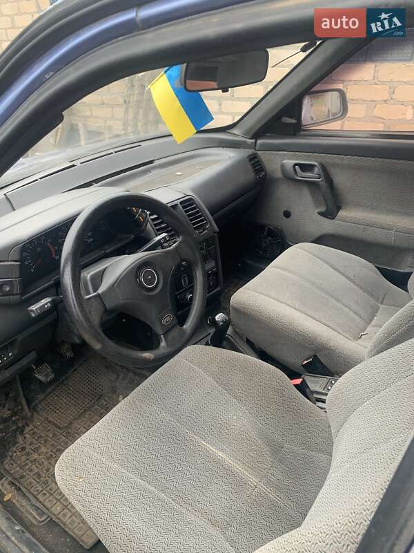 Универсал ВАЗ / Lada 2111 2001 в Херсоне фото 3 Универсал ВАЗ / Lada 2111 2001 в Херсоне