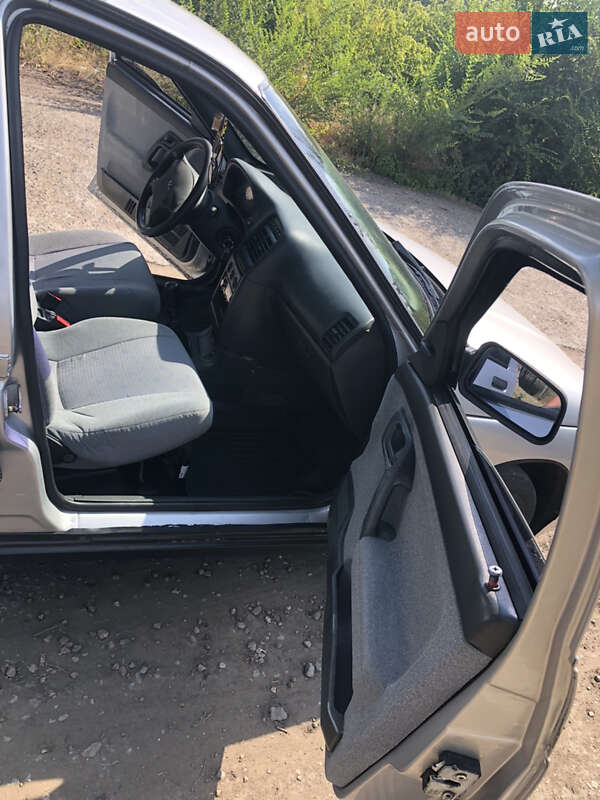 Универсал ВАЗ / Lada 2111 2009 в Желтых Водах фото 4 Универсал ВАЗ / Lada 2111 2009 в Желтых Водах