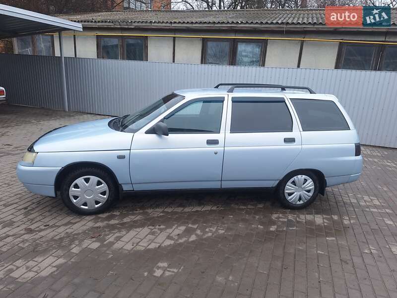 Универсал ВАЗ / Lada 2111 2007 в Тальном фото Универсал ВАЗ / Lada 2111 2007 в Тальном