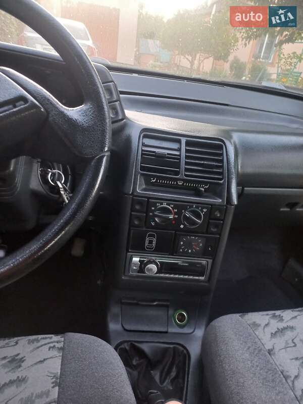 Хэтчбек ВАЗ / Lada 2112 2006 в Ровно