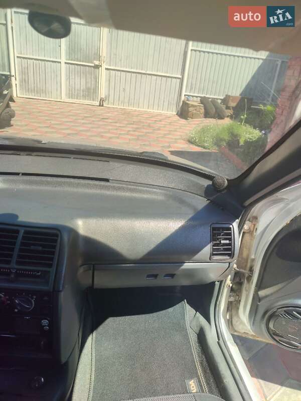 Хетчбек ВАЗ / Lada 2112 2005 в Саврані