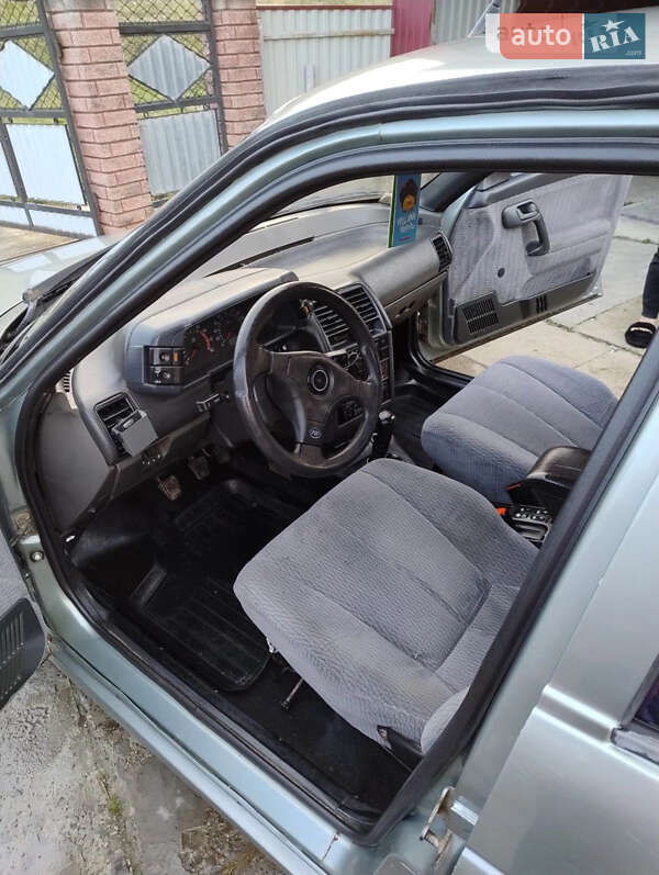 Хетчбек ВАЗ / Lada 2112 2002 в Чернівцях