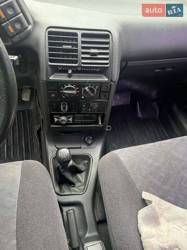 Хэтчбек ВАЗ / Lada 2112 2005 в Яготине