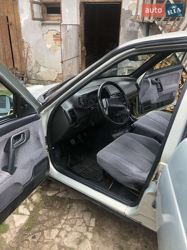 Хэтчбек ВАЗ / Lada 2112 2002 в Моршине
