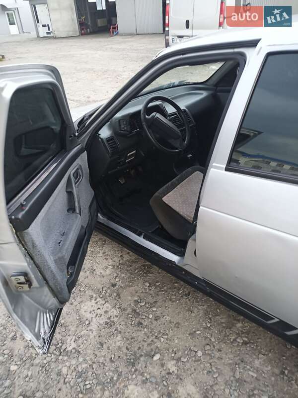 Хэтчбек ВАЗ / Lada 2112 2008 в Хотине фото 10 Хэтчбек ВАЗ / Lada 2112 2008 в Хотине