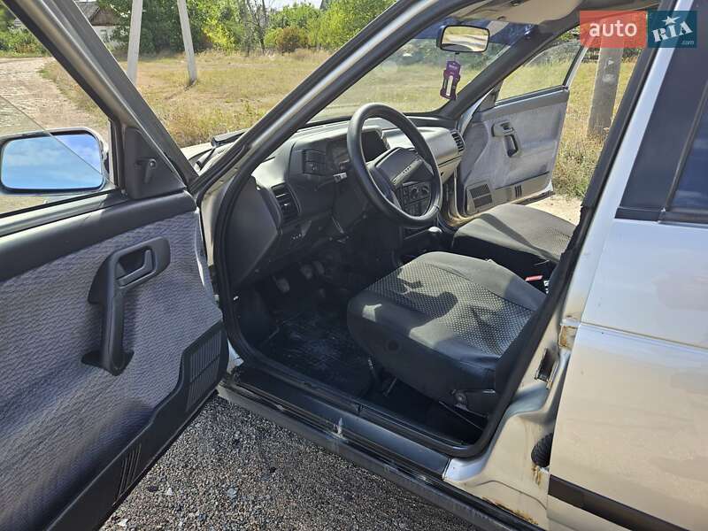 Хэтчбек ВАЗ / Lada 2112 2003 в Помошной фото 35 Хэтчбек ВАЗ / Lada 2112 2003 в Помошной