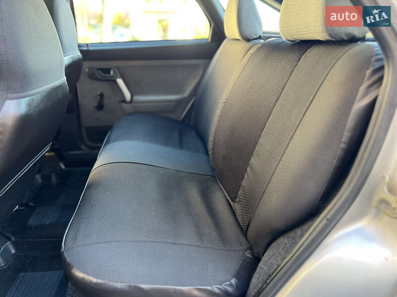 Хетчбек ВАЗ / Lada 2112 2007 в Рівному фото 42 Хетчбек ВАЗ / Lada 2112 2007 в Рівному