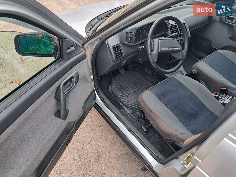 Хэтчбек ВАЗ / Lada 2112 2006 в Херсоне