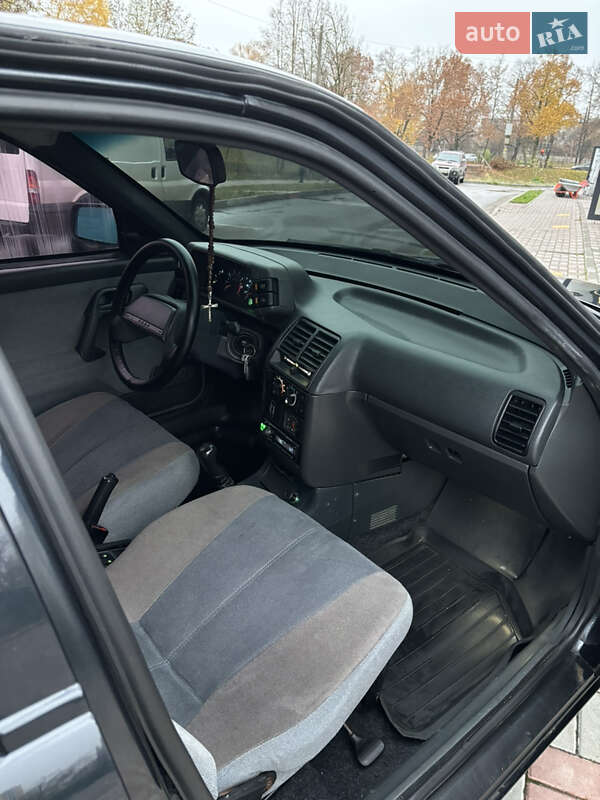 Хэтчбек ВАЗ / Lada 2112 2005 в Чернигове фото 12 Хэтчбек ВАЗ / Lada 2112 2005 в Чернигове