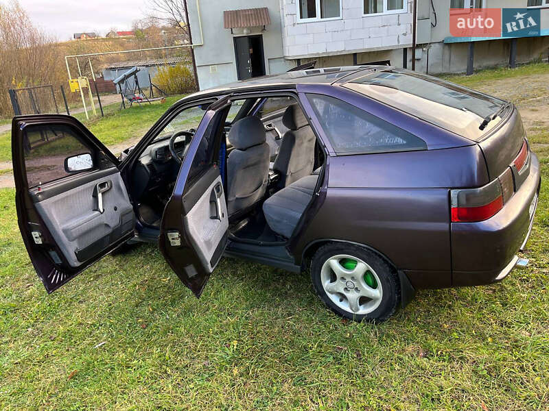 Хэтчбек ВАЗ / Lada 2112 2002 в Золочеве