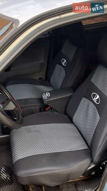 Хетчбек ВАЗ / Lada 2112 2004 в Сумах фото 4 Хетчбек ВАЗ / Lada 2112 2004 в Сумах