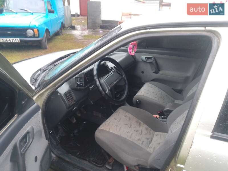 Хэтчбек ВАЗ / Lada 2112 2006 в Умани фото 4 Хэтчбек ВАЗ / Lada 2112 2006 в Умани