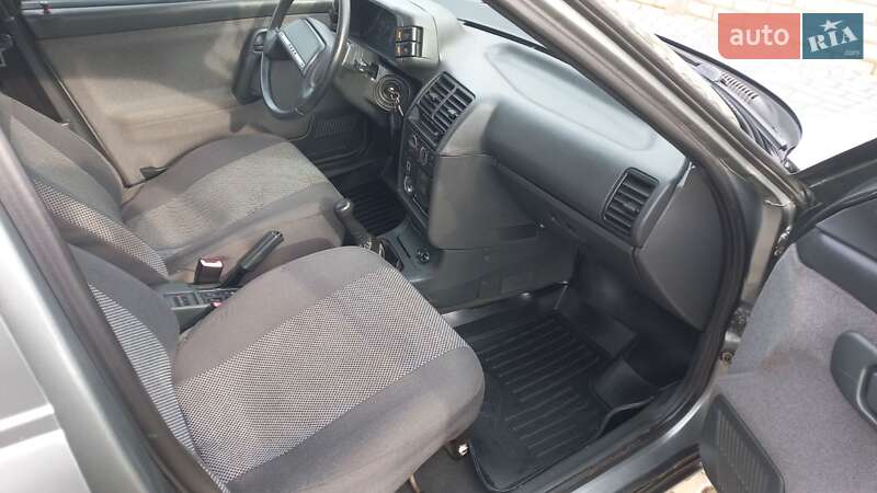 Хэтчбек ВАЗ / Lada 2112 2006 в Николаеве фото 33 Хэтчбек ВАЗ / Lada 2112 2006 в Николаеве