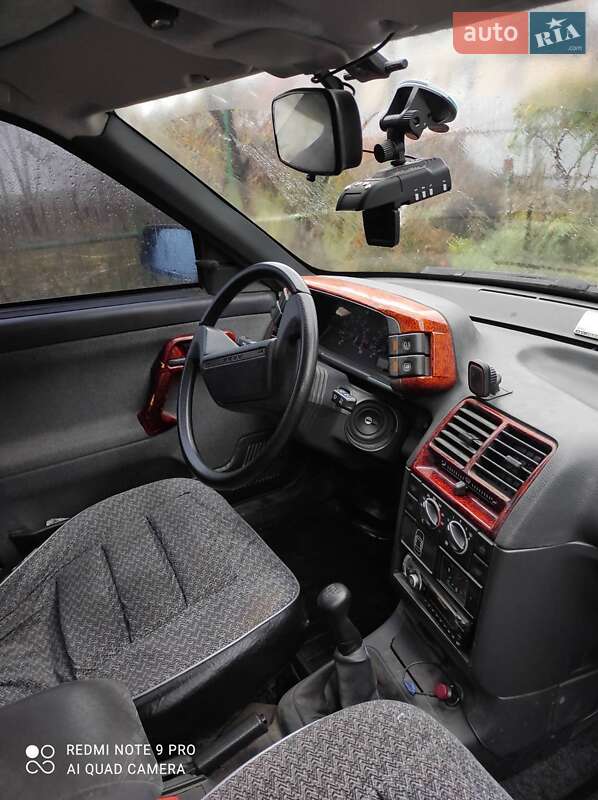 Хетчбек ВАЗ / Lada 2112 2006 в Києві фото 3 Хетчбек ВАЗ / Lada 2112 2006 в Києві