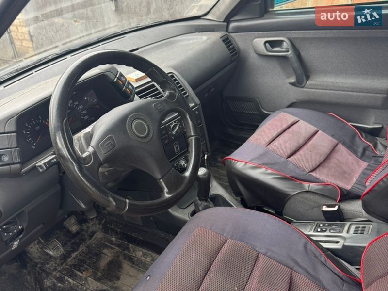 Хэтчбек ВАЗ / Lada 2112 2007 в Калиновке