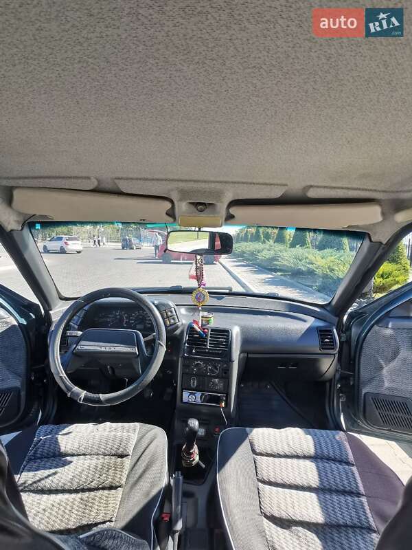 Седан ВАЗ / Lada 2113 Samara 2001 в Измаиле