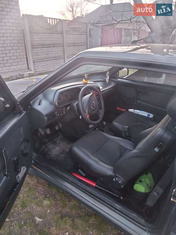 Хэтчбек ВАЗ / Lada 2113 Samara 2005 в Павлограде