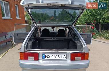 Хэтчбек ВАЗ 2113 Samara 2005 в 