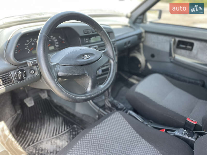 Хэтчбек ВАЗ / Lada 2113 Samara 2006 в Николаеве