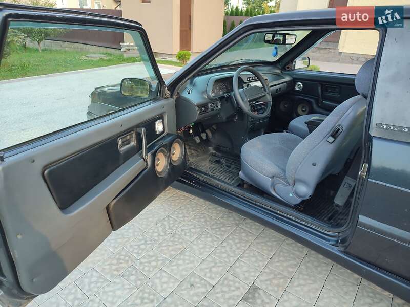 Хэтчбек ВАЗ / Lada 2113 Samara 2005 в Львове