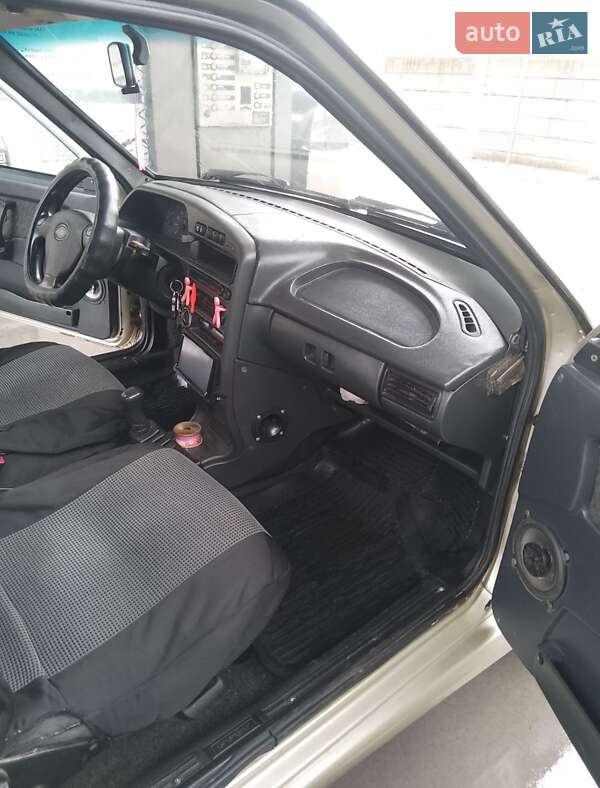 Хетчбек ВАЗ / Lada 2113 Samara 2005 в Мукачевому