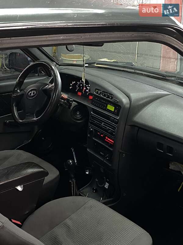 Хэтчбек ВАЗ / Lada 2113 Samara 2008 в Нежине фото 18 Хэтчбек ВАЗ / Lada 2113 Samara 2008 в Нежине