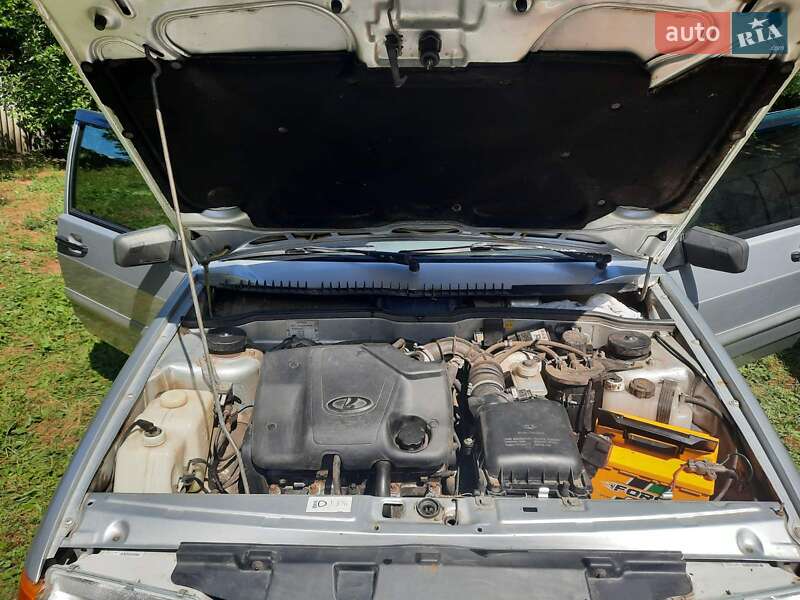 Хэтчбек ВАЗ / Lada 2114 Samara 2010 в Конотопе