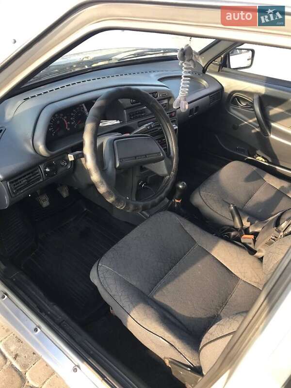 Хэтчбек ВАЗ / Lada 2114 Samara 2005 в Мукачево